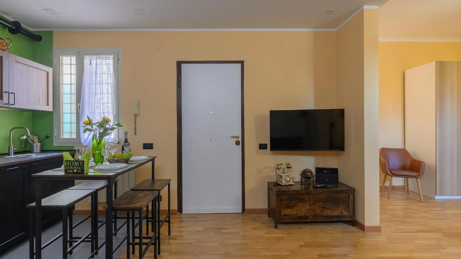 Casa Come Una Volta Roma 0*,  Italia